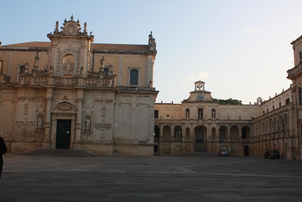 Apartamento La Dimora Di Paola Lecce Habitación foto