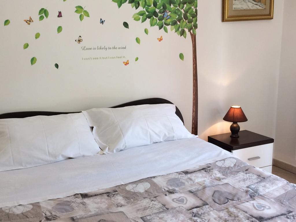 Apartamento La Dimora Di Paola Lecce Exterior foto